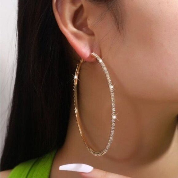 Elegant Gold Hoop Earrings - Picture 1 of 3